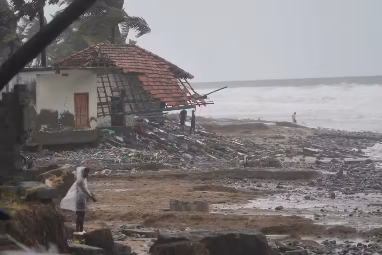 Cyclone Arnab turns deadly in India