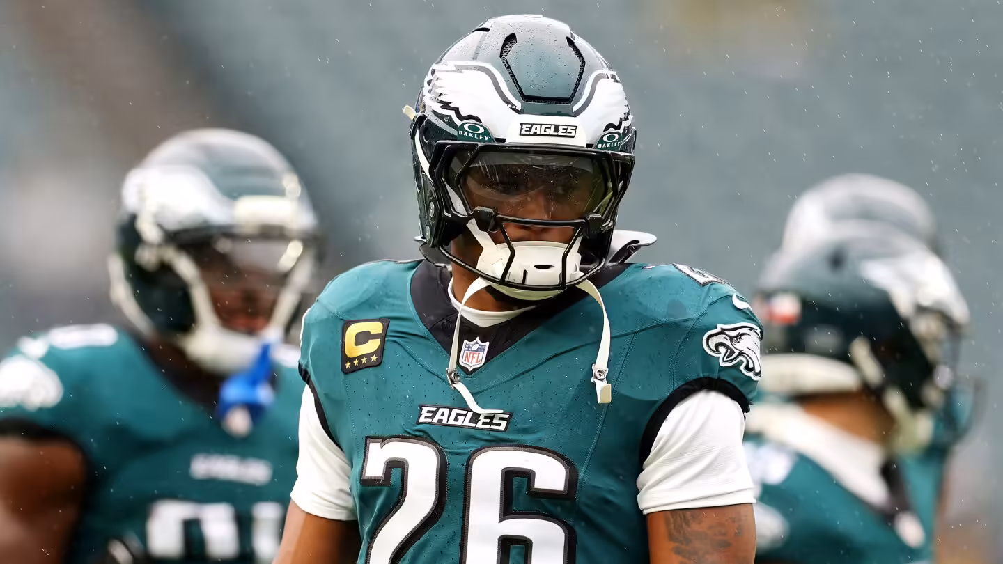 Eagles RB Saquon Barkley remained limited in Friday's practice