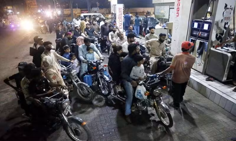 Fuel dealers urge consumers to avoid ‘panic buying’