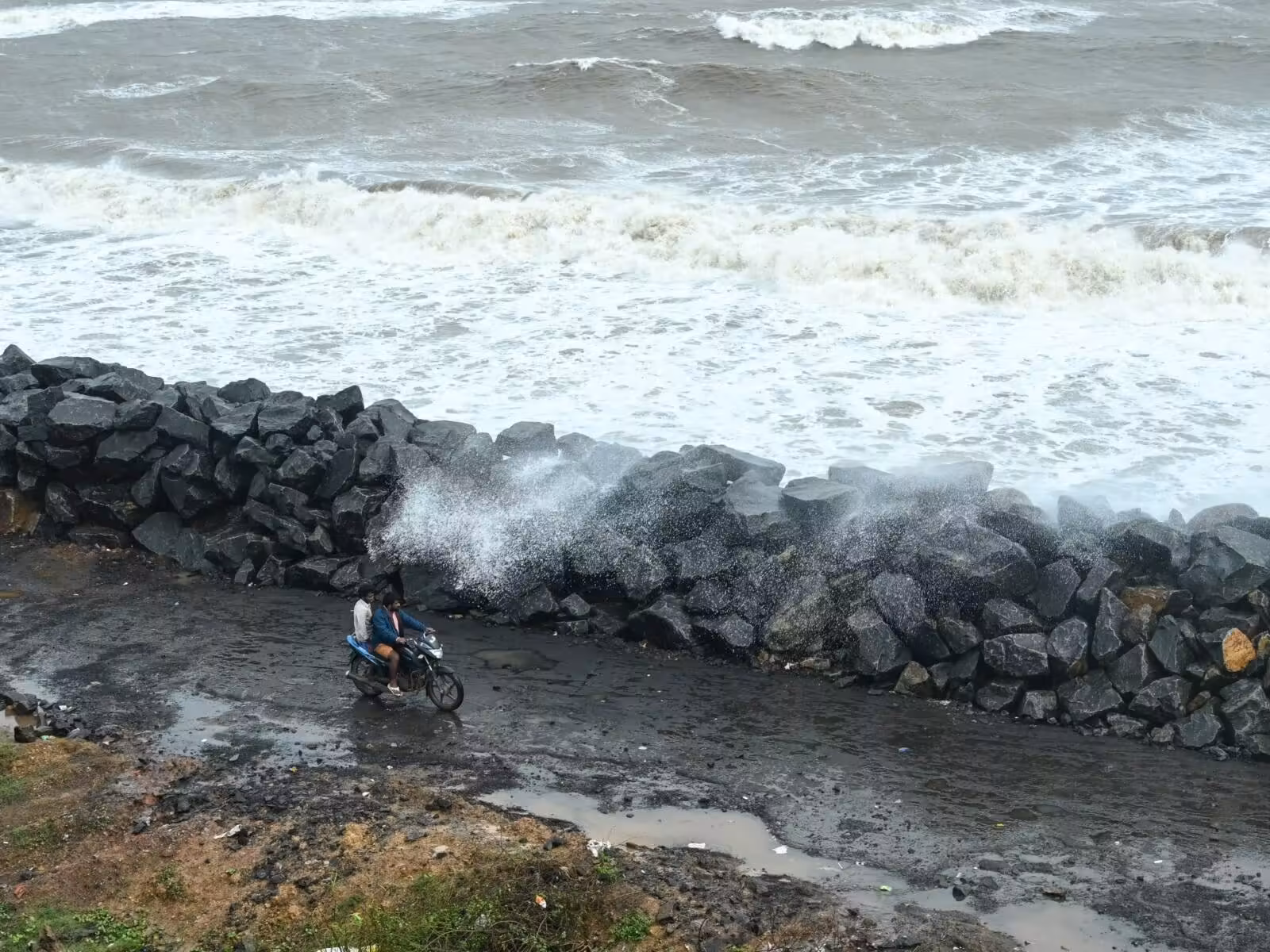 India evacuates tens of thousands as ‘very severe’ Cyclone Arnab nears | Environment News