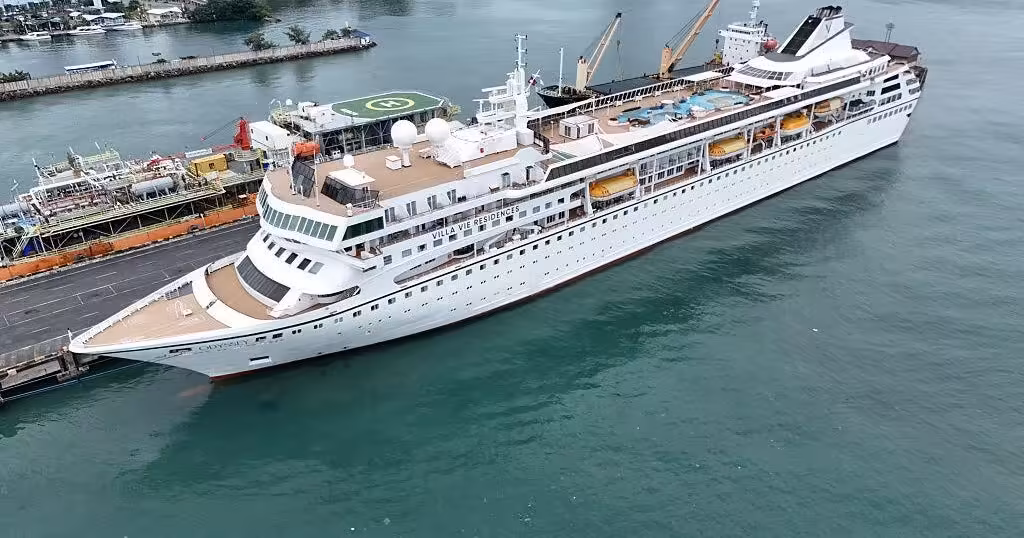 Internal documents reveal scramble for funds before around-the-world "forever cruise" was stranded