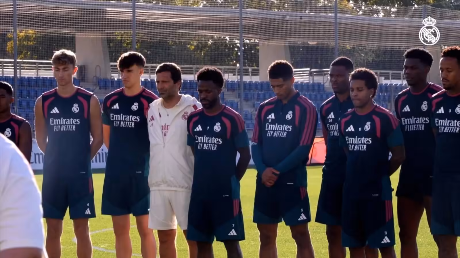 Real Madrid and FC Barcelona honour Spain train crash victims | Football