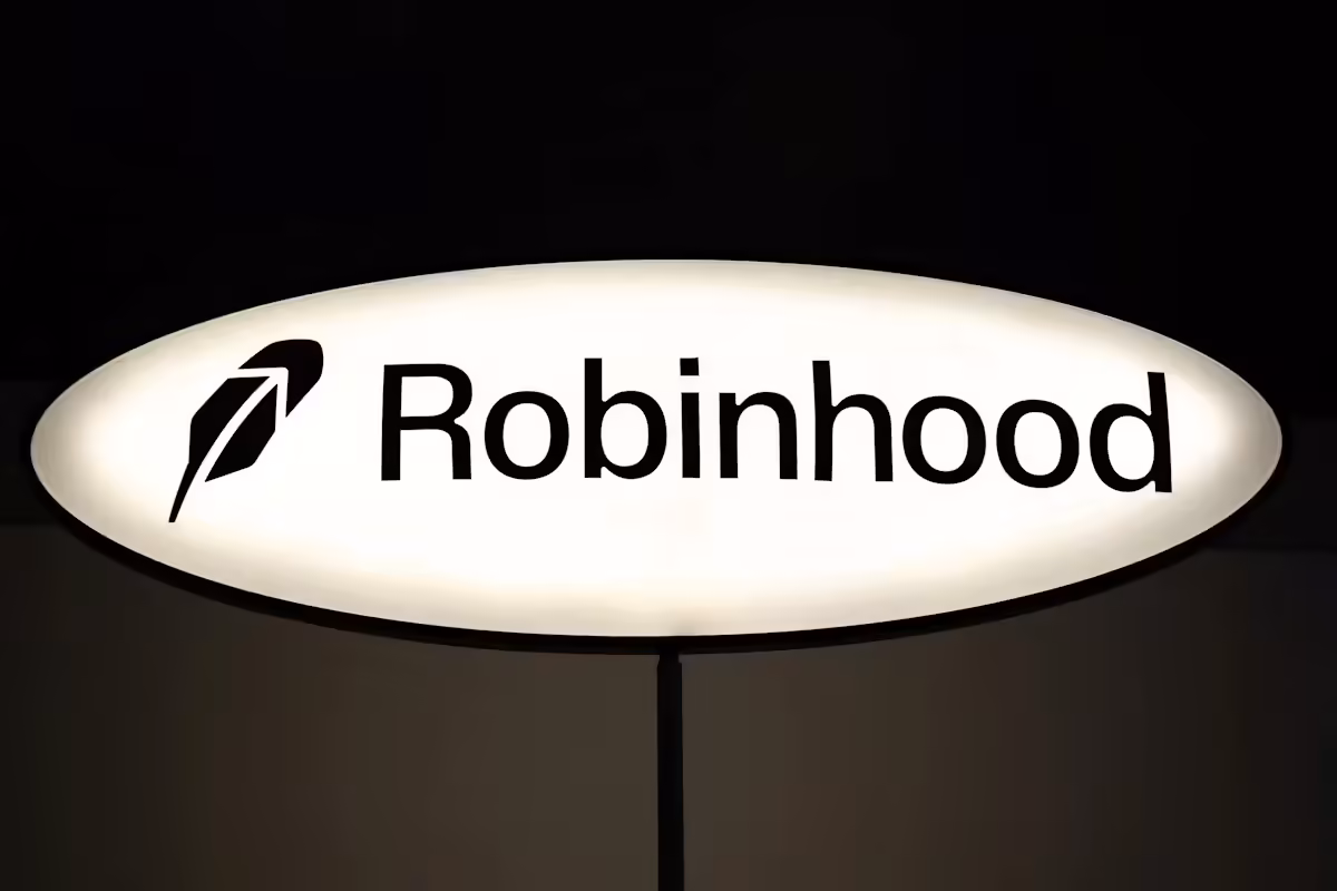 Robinhood stock falls 7% after earnings miss despite record trading volumes