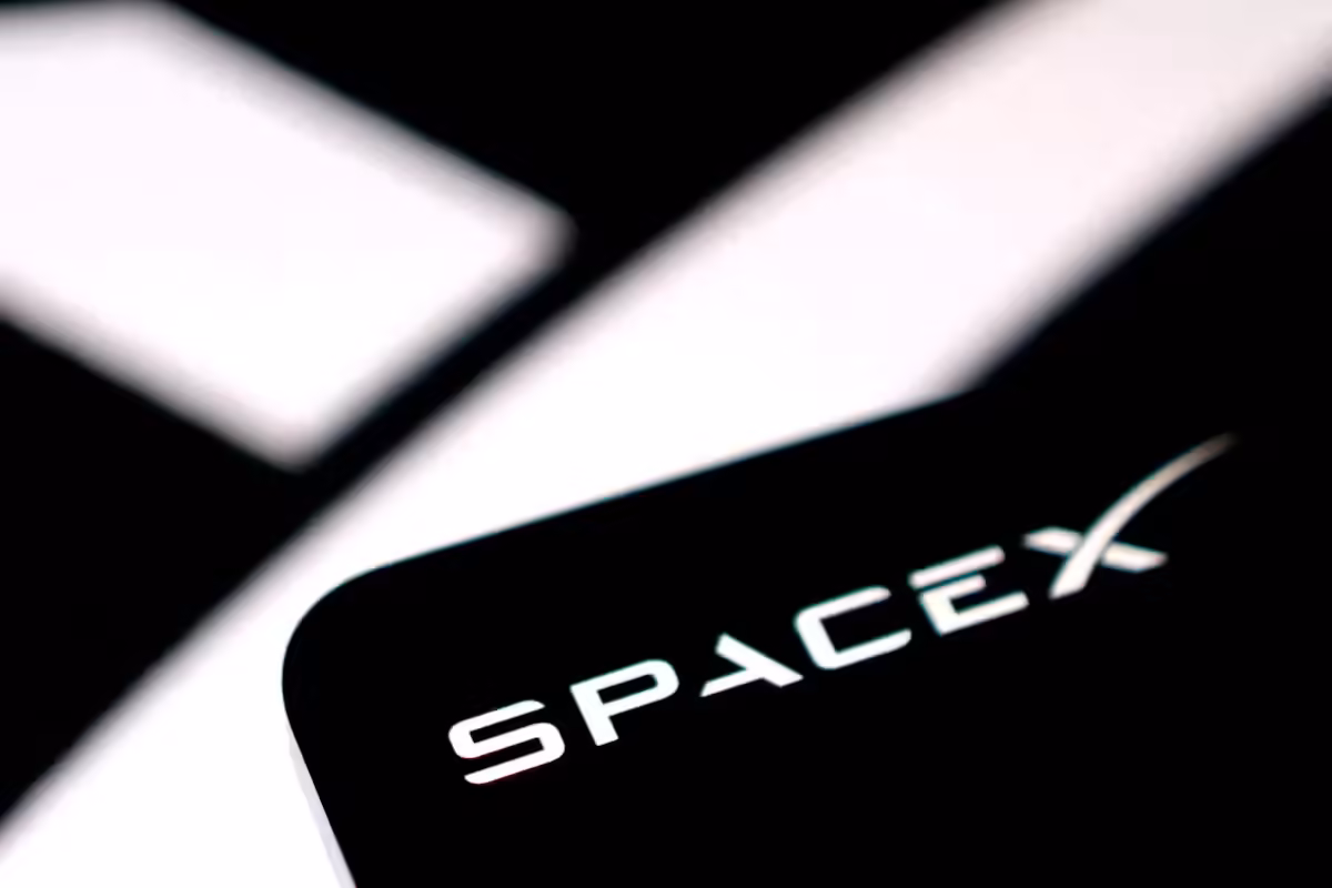 SpaceX stock slides back toward $140 as smaller space names leave it behind