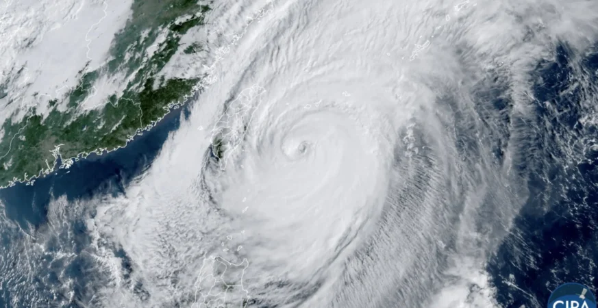 Taiwan shuts down ahead of Typhoon Champi, nearly 1,000 flights cancelled