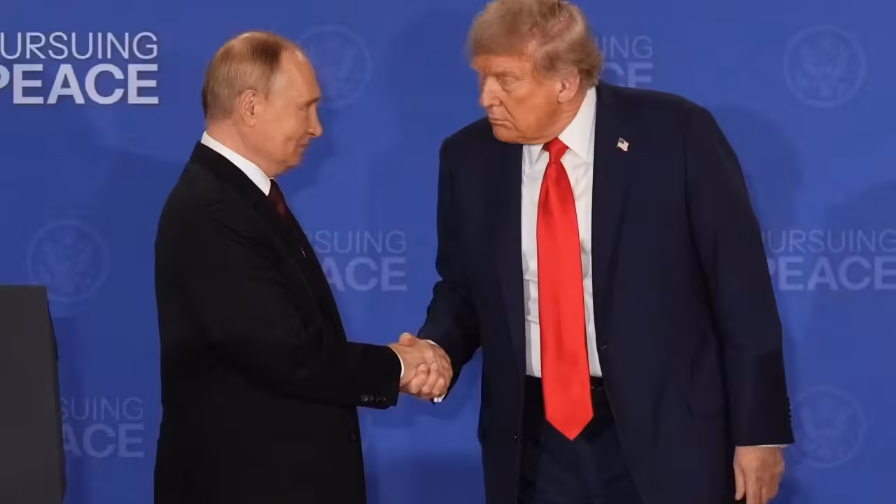 Trump faces fresh questions over ties to Putin after envoy’s ‘humanitarian’ praise